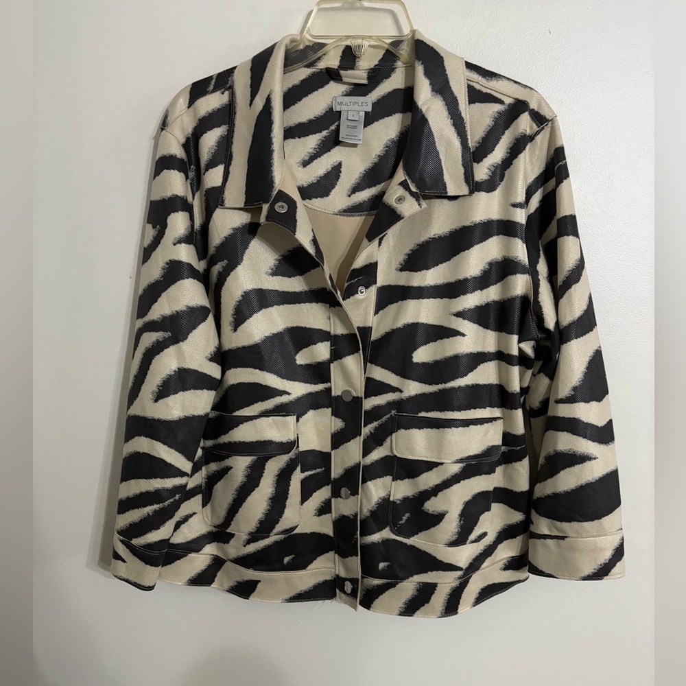Multiples Black and Ivory white Patterned Jacket Size Large NWOT